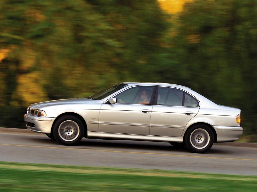  BMW 530i Sedan 2000 года  (фото 3 из 4)